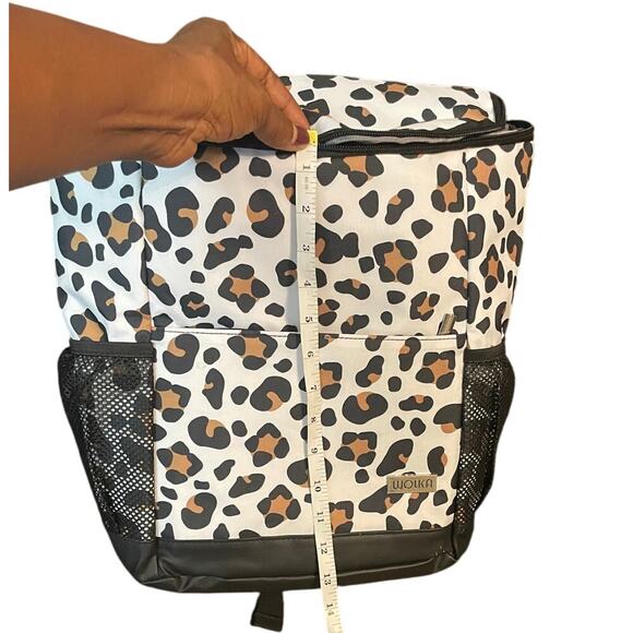 Leopard Print Insulated Cooler Backpack with Black Zipper
(X2) - Picture 4 of 5